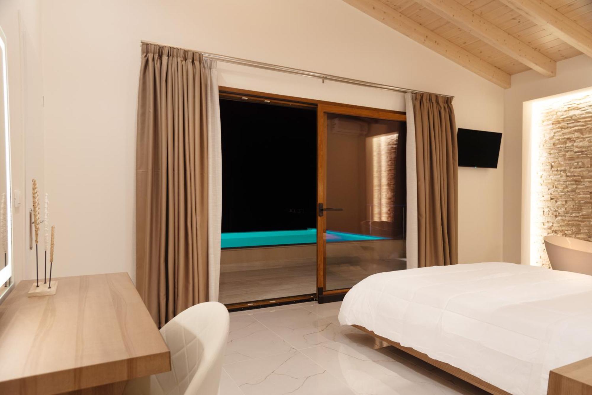 Villa Vasillis-Heated Swimming Pool With Infinity View Vitalades Luaran gambar