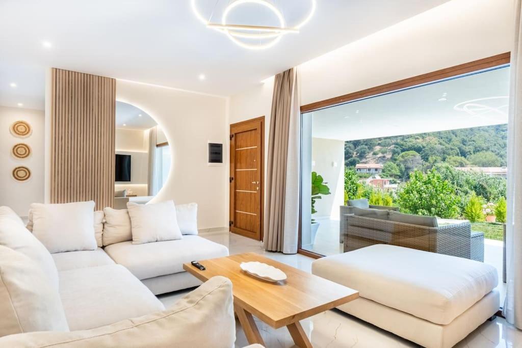 Villa Vasillis-Heated Swimming Pool With Infinity View Vitalades Luaran gambar